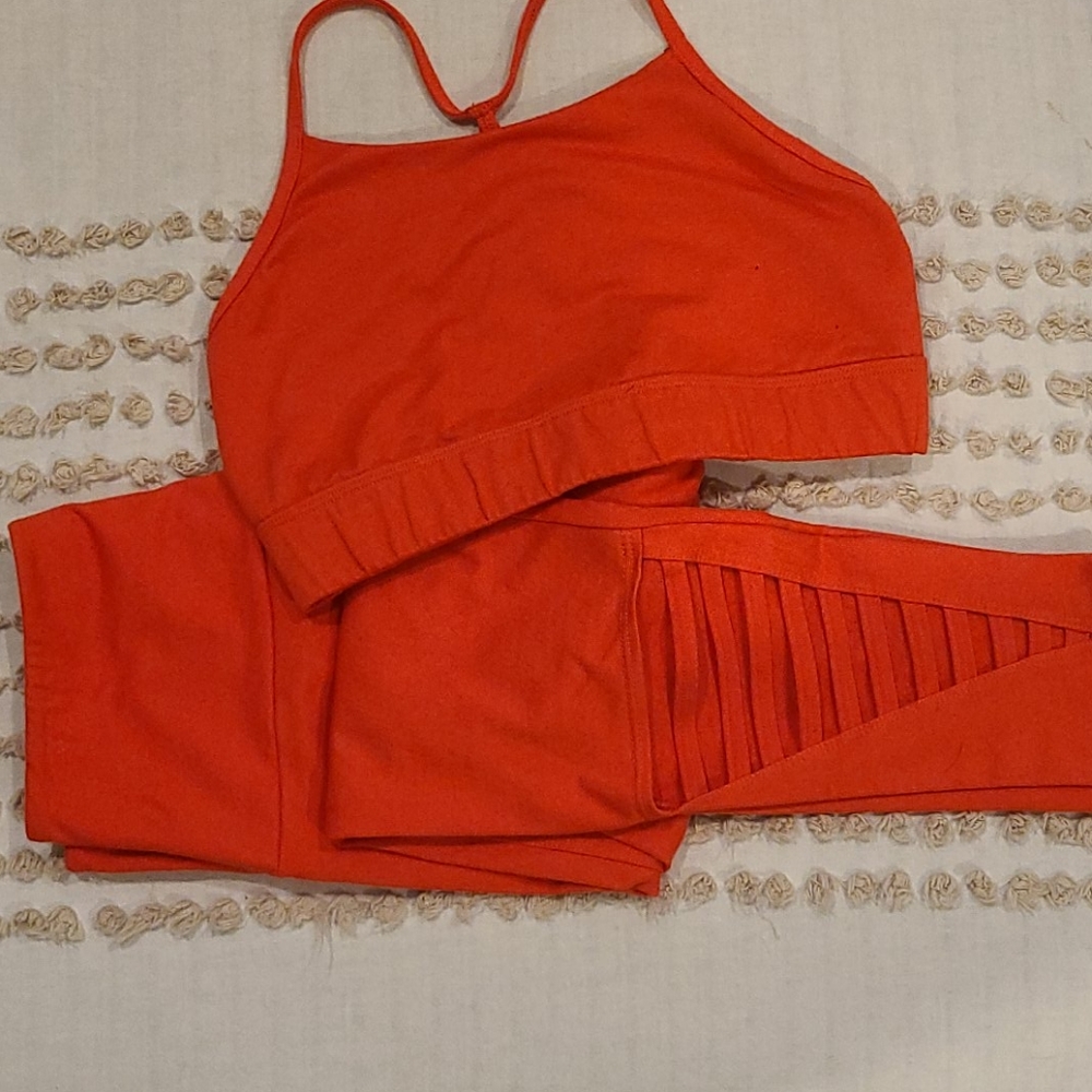 Onzie yoga leggings and bra set